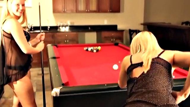 Tiny Becky в трусиках соблазняет подругу у бильярдного стола