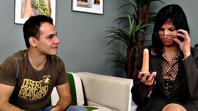 две строгие дамы без пощады трахают его страпоном при cfnm