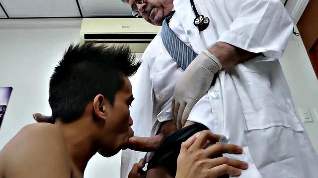 Nippon skinny twink anally banged by doctor in clinic