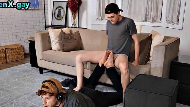 Manly stud with tattoos barebacked by fetish twink