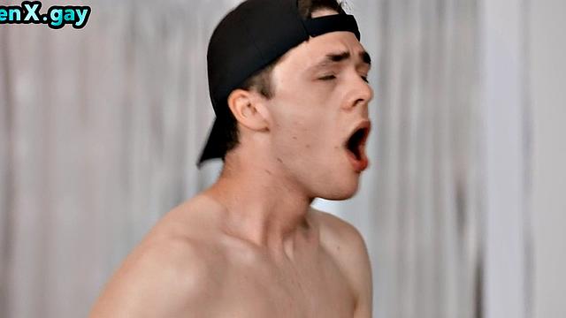 Manly stud with tattoos barebacked by fetish twink