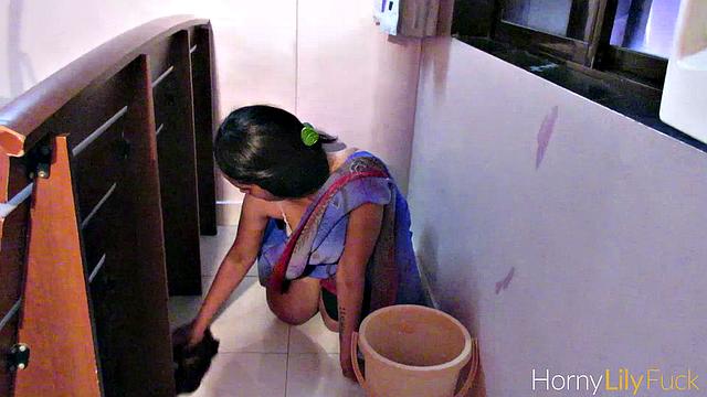 Big Boobs Tamil Maid Cleaning House While Getting Filmed Naked In Indian Desi Porn
