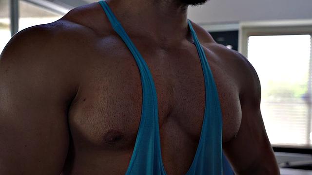 Pervy hispanic hunk exploring gym twunk