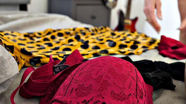 How a Sexy MILF Starts Her Day