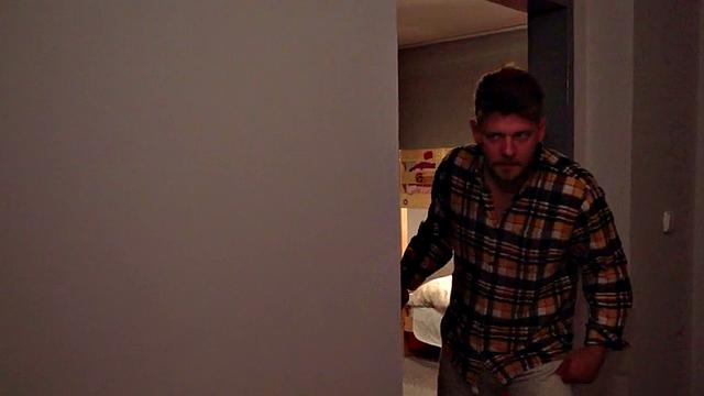 21yo sluts smashed by roommate in threesome