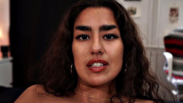 Blowjob POV chick spoils BF with greedy mouth