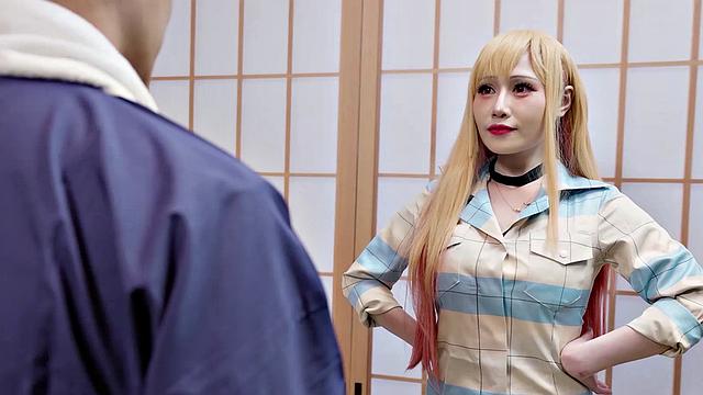 Miss Xiao Ye Ye gets a new costume to feel very sexy