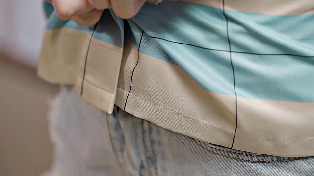 Miss Xiao Ye Ye gets a new costume to feel very sexy