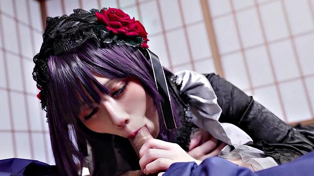 Miss Xiao Ye Ye gets a new costume to feel very sexy