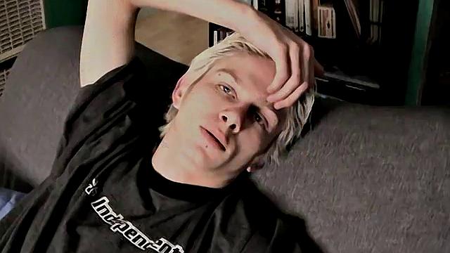 Ian Madrox strokes his big cock solo and wonders if straight guys really do it better