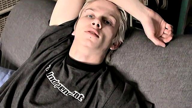 Ian Madrox strokes his big cock solo and wonders if straight guys really do it better