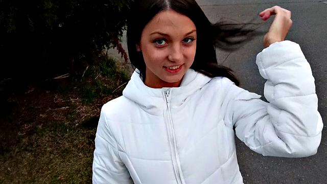 страстная русская разносит незнакомца в номере отеля