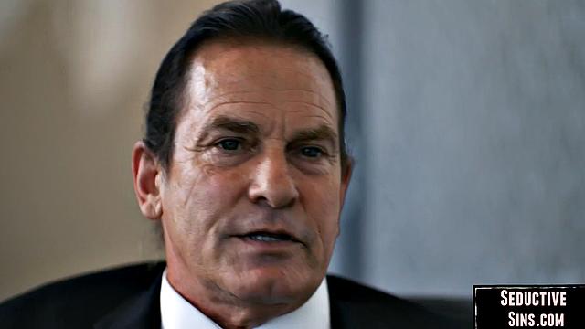 Beauty babe rides her lover