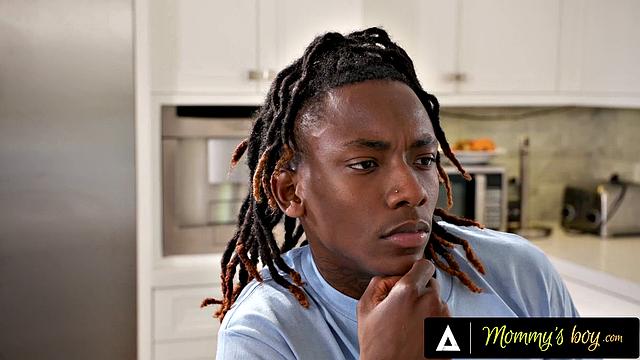 Даниэль Рене трахает взрослого пасынка наедине - страстный межрасовый секс с кремпаем и глубоким минетом.