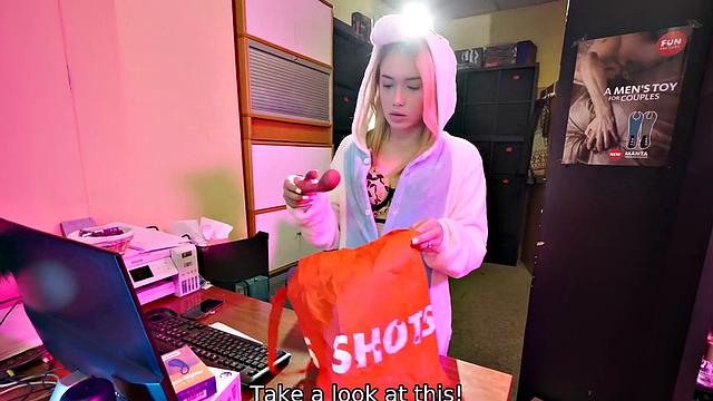 SERVE4K. Filling His Desire