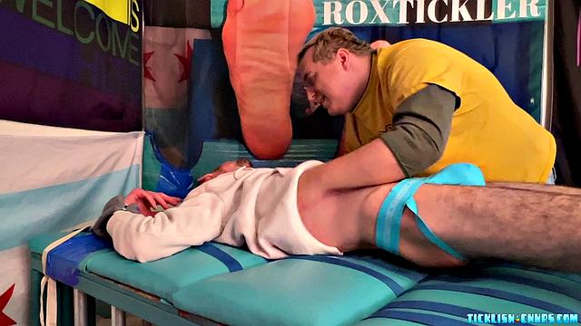 Chicago Chase Wants Tickling - Chase &amp;amp; Matt