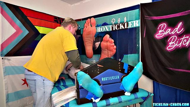 Chicago Chase Wants Tickling - Chase &amp;amp; Matt