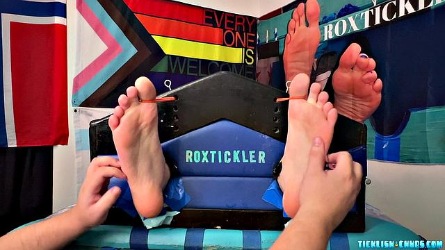 Chicago Chase Wants Tickling - Chase &amp;amp; Matt