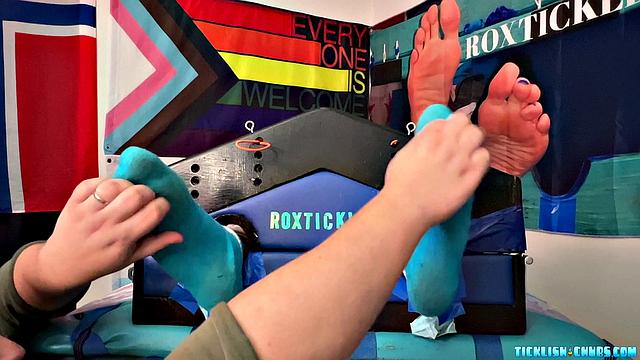Chicago Chase Wants Tickling - Chase &amp;amp; Matt