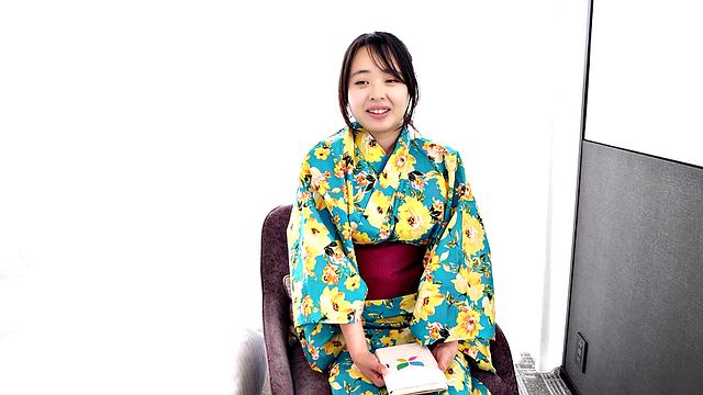 Cute Miss Noa Makino is our Japanese amateur model