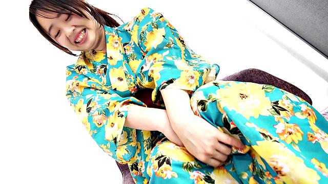 Cute Miss Noa Makino is our Japanese amateur model