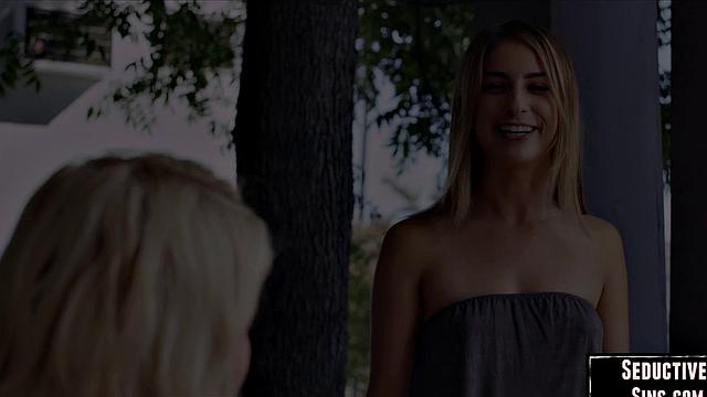 Hairy lesbian getting cunteaten