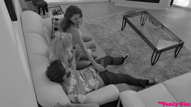 Step Sister In Love - S2:E3