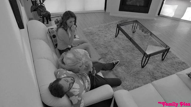 Step Sister In Love - S2:E3