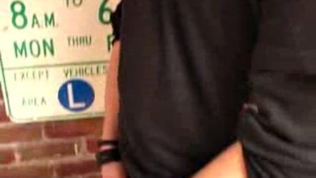 Алекс Вест дрочит толстый член и мощно кончает