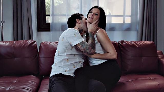 Pornstar mature in high heels gets fucked on couch