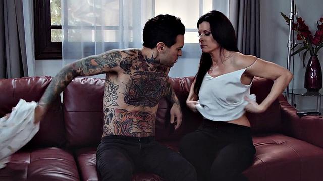 Pornstar mature in high heels gets fucked on couch