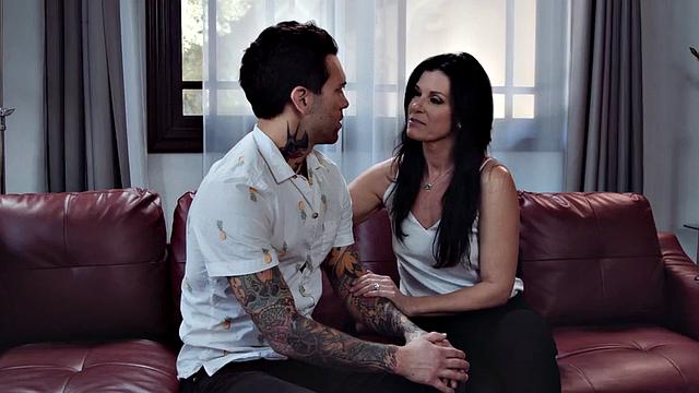 Pornstar mature in high heels gets fucked on couch