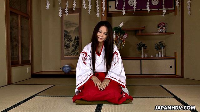 Big-titted lady wants to be a real celebrity