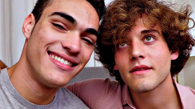 Amateur stud barebacked on casting after kissing