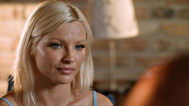 Gorgeous Stepsisters Zazie Skymm and Leya Desantis Fuck Each Other With A Strap-On