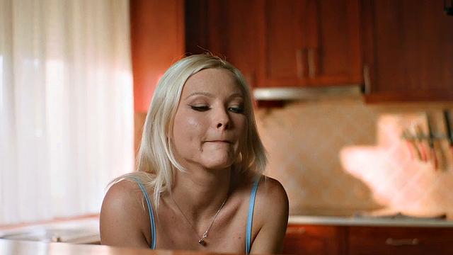 Gorgeous Stepsisters Zazie Skymm and Leya Desantis Fuck Each Other With A Strap-On