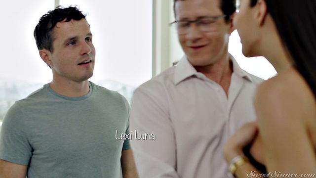 Лекси Луна вышла из душа и пригласила пасынка трахнуть зрелую киску, пока не высохла - семейный юмор в деле!