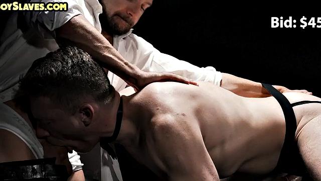 Качок ставит рекорд: сперва в глотку, потом в зад - суб сдается