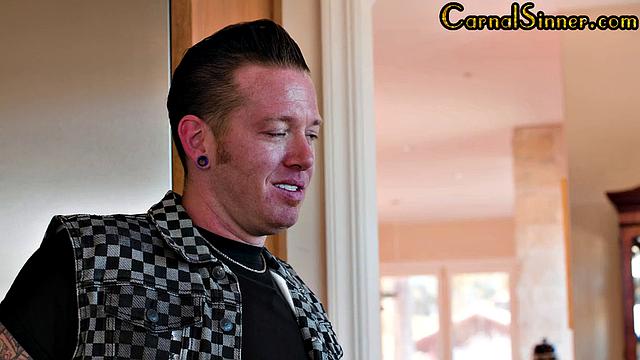 Big-titted blonde gets cuntdrilled