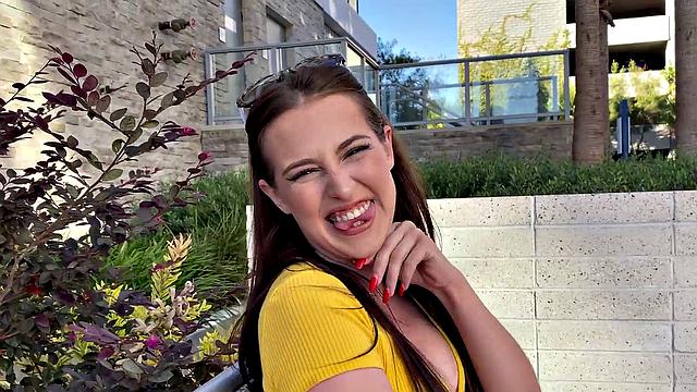 обри села верхом, отсосала и получила кремовую раздачу - романтика для взрослых