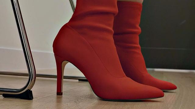 Office secretaries suck cock and get pussypounded in threesome