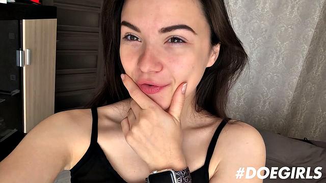 Steamy solo with a brunette Hottie