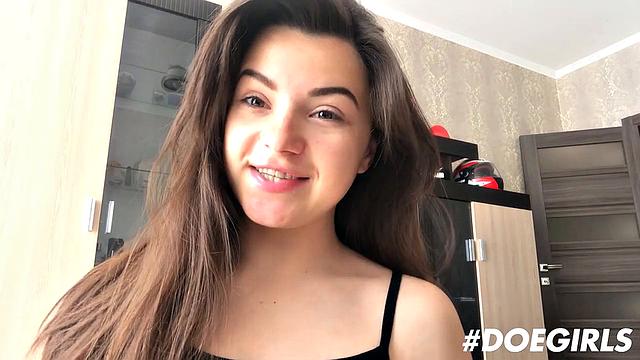 Steamy solo with a brunette Hottie