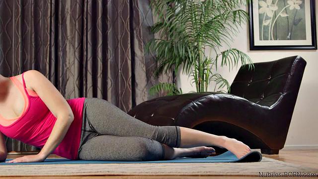 Потная Paris Lincoln разрывает зал и скачет на члене до кончи