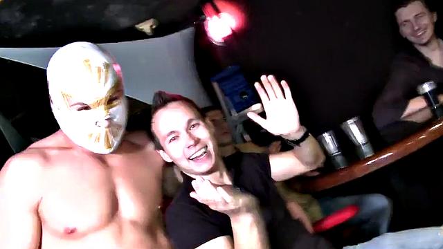 Real stripper's show ending in cumshower