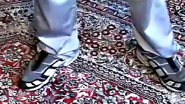 Это название непонятно, и оно не выглядит как название взрослого видео