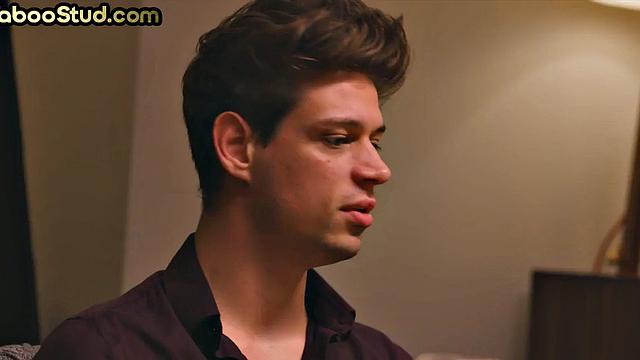 смотри, как отчим брат получает по жопе без гондона у бассейна до самого конца