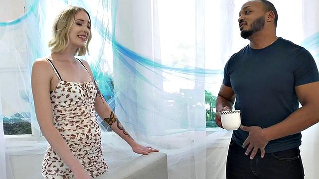 Dirty bisexuals fuck petite dirty bae in threesome sex