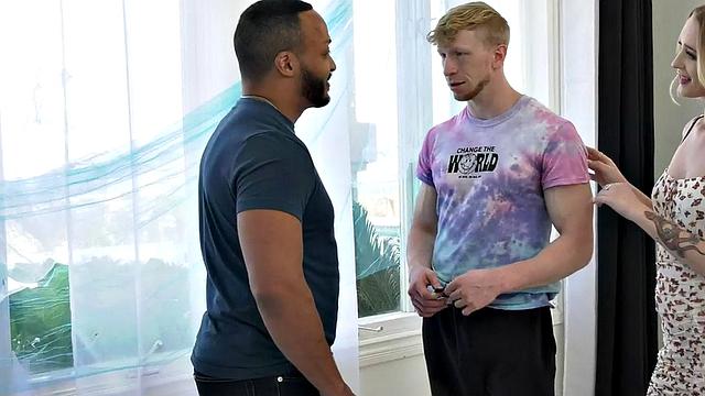 Dirty bisexuals fuck petite dirty bae in threesome sex