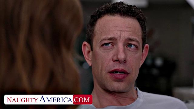 Скайлар Сноу - развратная домохозяйка, отсасывает соседу и катается на его члене у себя дома.